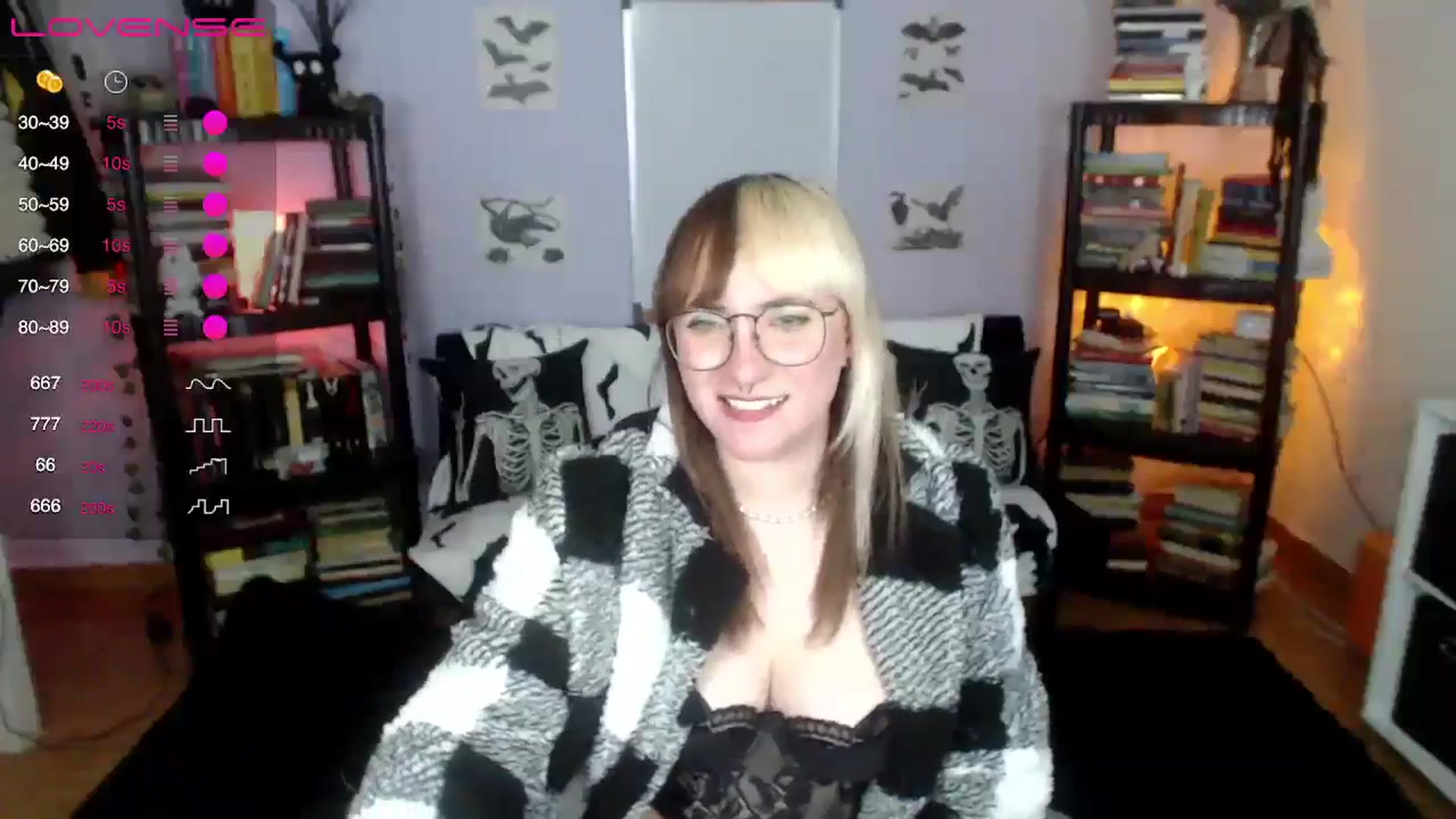 Gallery image thumbnail from AxeHallow's myfreecams stream on, 08/02/2024, 07:26 image 16 of 20