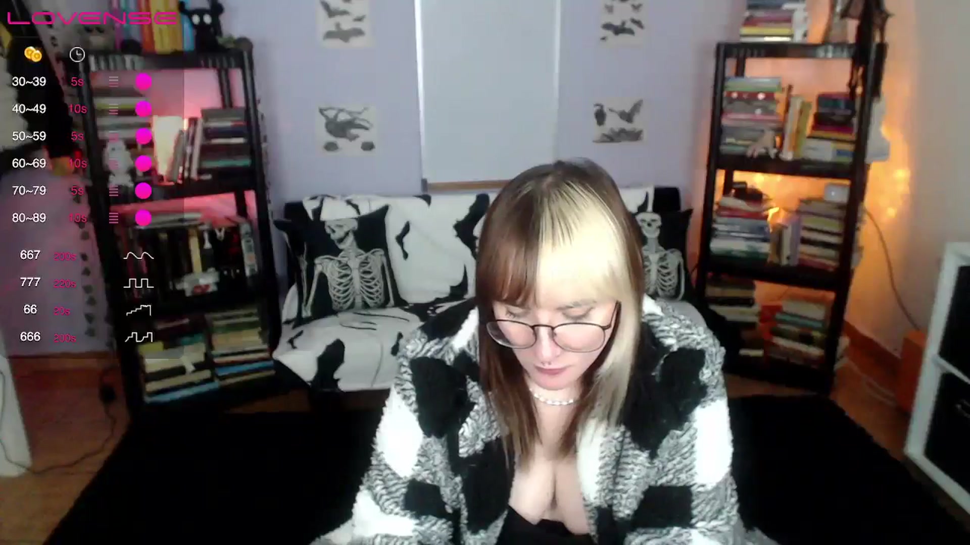 Gallery image thumbnail from AxeHallow's myfreecams stream on, 08/02/2024, 14:26 image 3 of 20