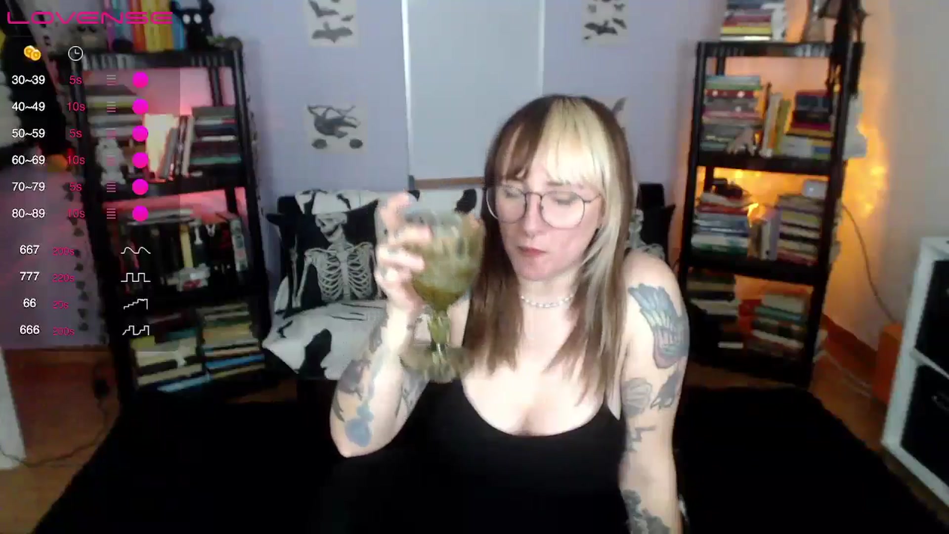 Gallery image thumbnail from AxeHallow's myfreecams stream on, 08/02/2024, 14:26 image 16 of 20