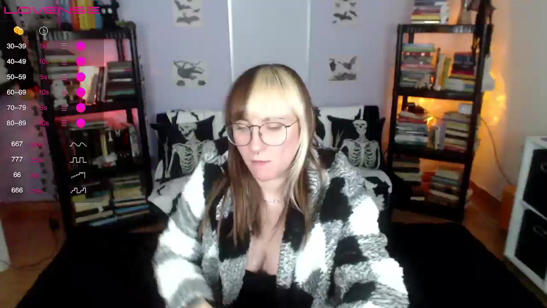 Gallery image thumbnail from AxeHallow's myfreecams stream on, 08/02/2024, 14:26 image 18 of 20