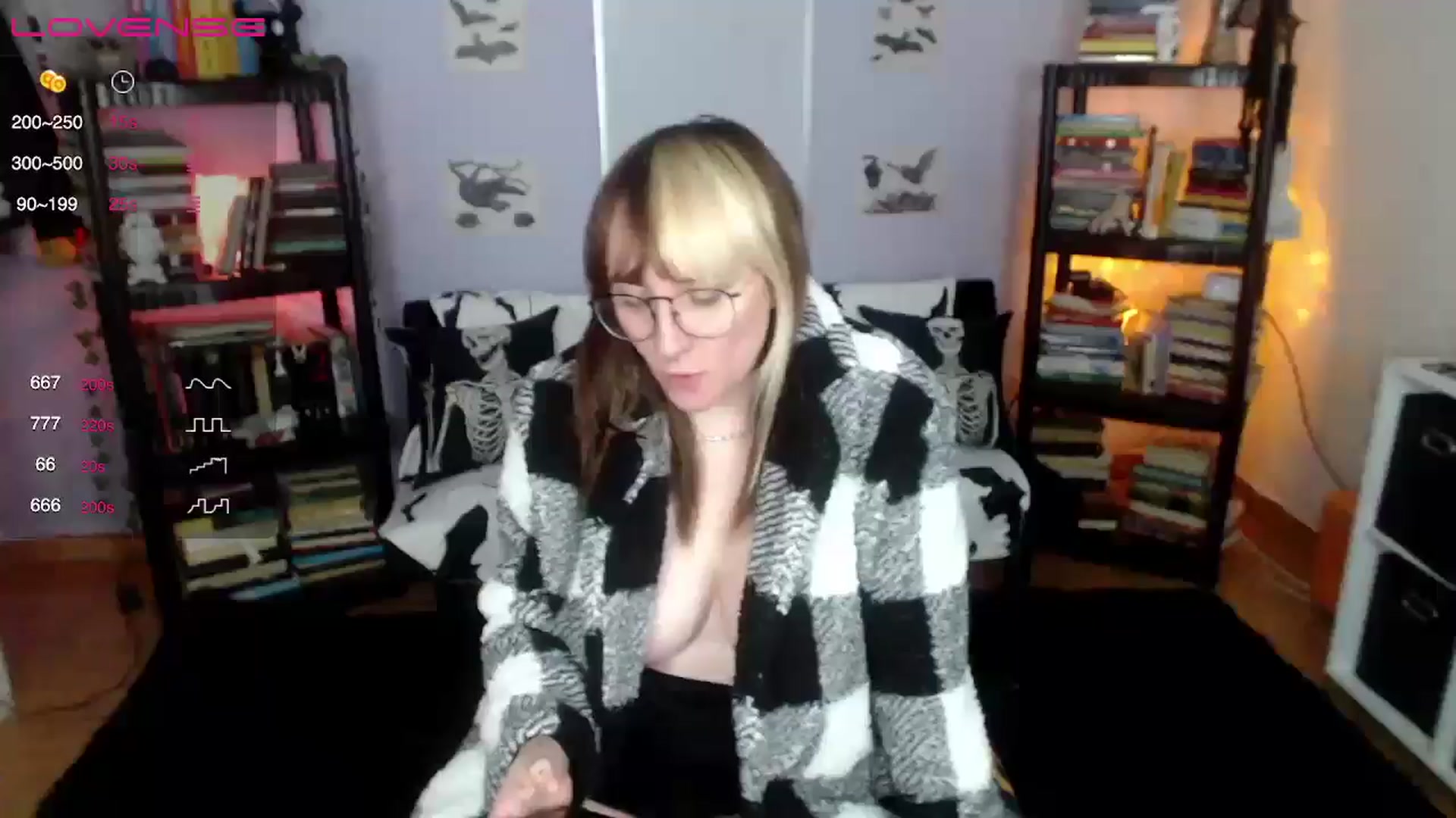 Gallery image thumbnail from AxeHallow's myfreecams stream on, 08/02/2024, 14:32 image 1 of 20