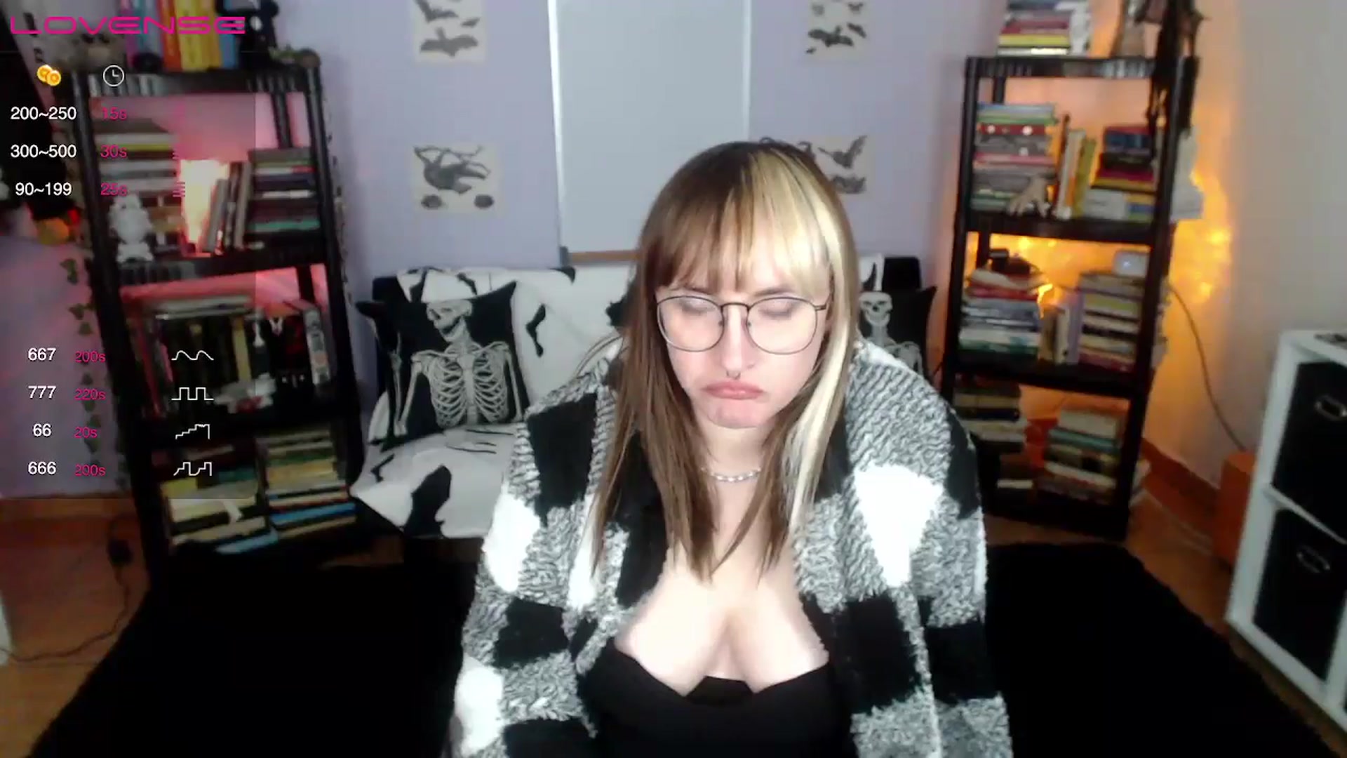 Gallery image thumbnail from AxeHallow's myfreecams stream on, 08/02/2024, 14:32 image 18 of 20