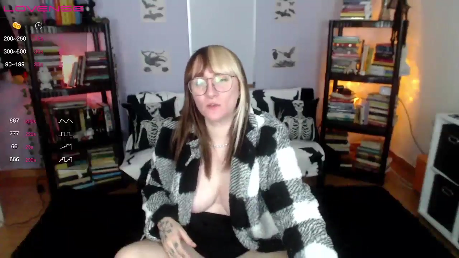 Gallery image thumbnail from AxeHallow's myfreecams stream on, 08/02/2024, 14:32 image 6 of 20
