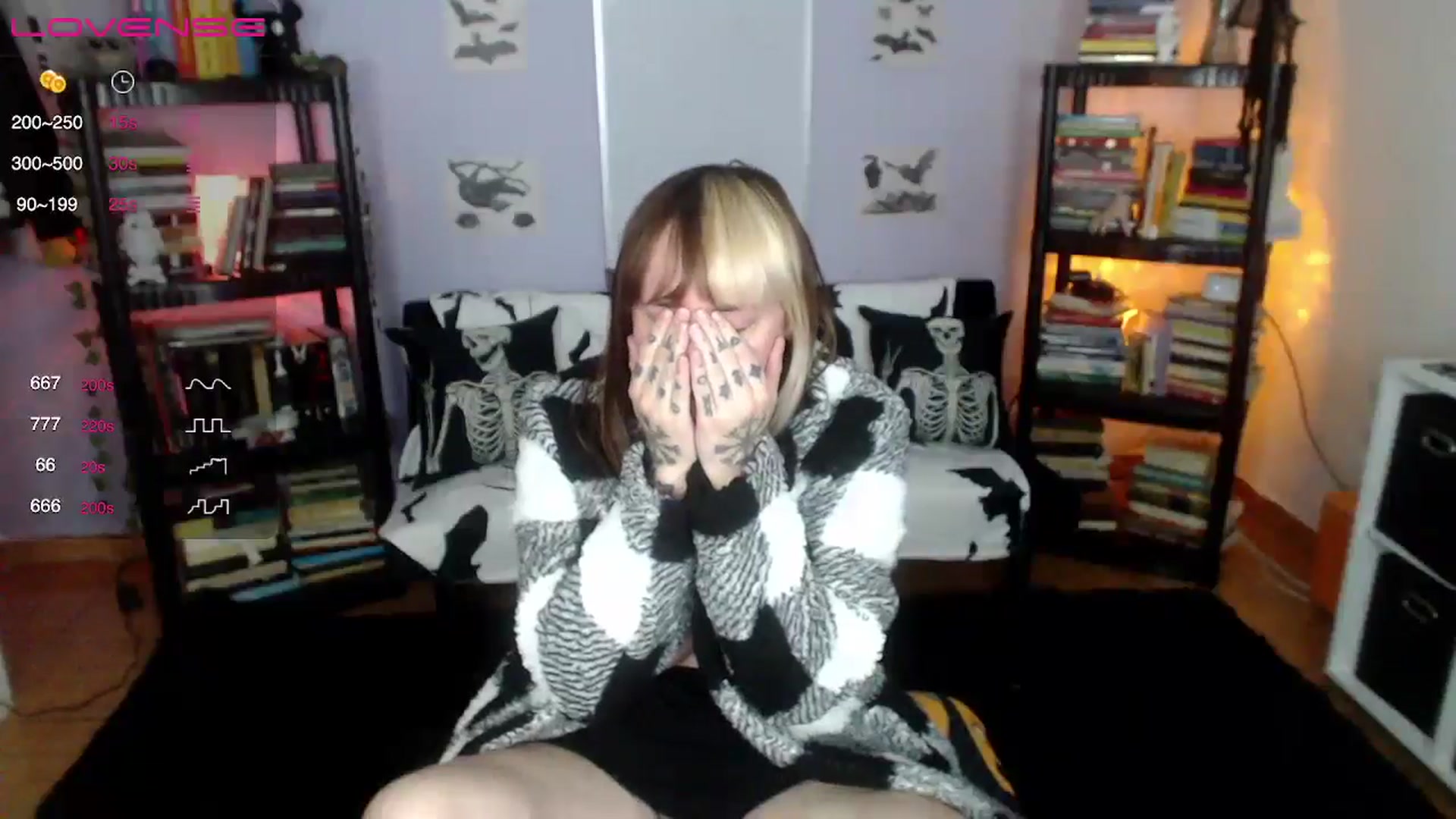 Gallery image thumbnail from AxeHallow's myfreecams stream on, 08/02/2024, 14:32 image 7 of 20
