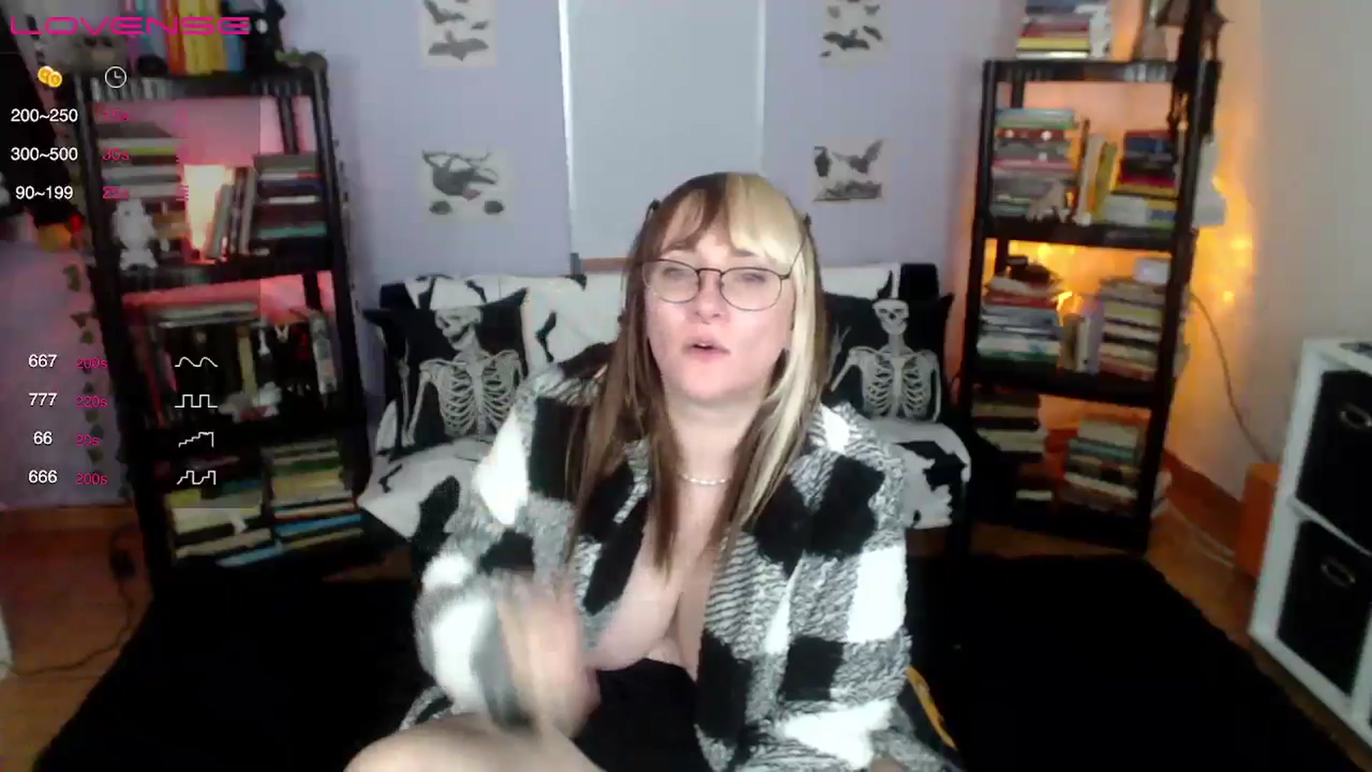 Gallery image thumbnail from AxeHallow's myfreecams stream on, 08/02/2024, 14:32 image 9 of 20