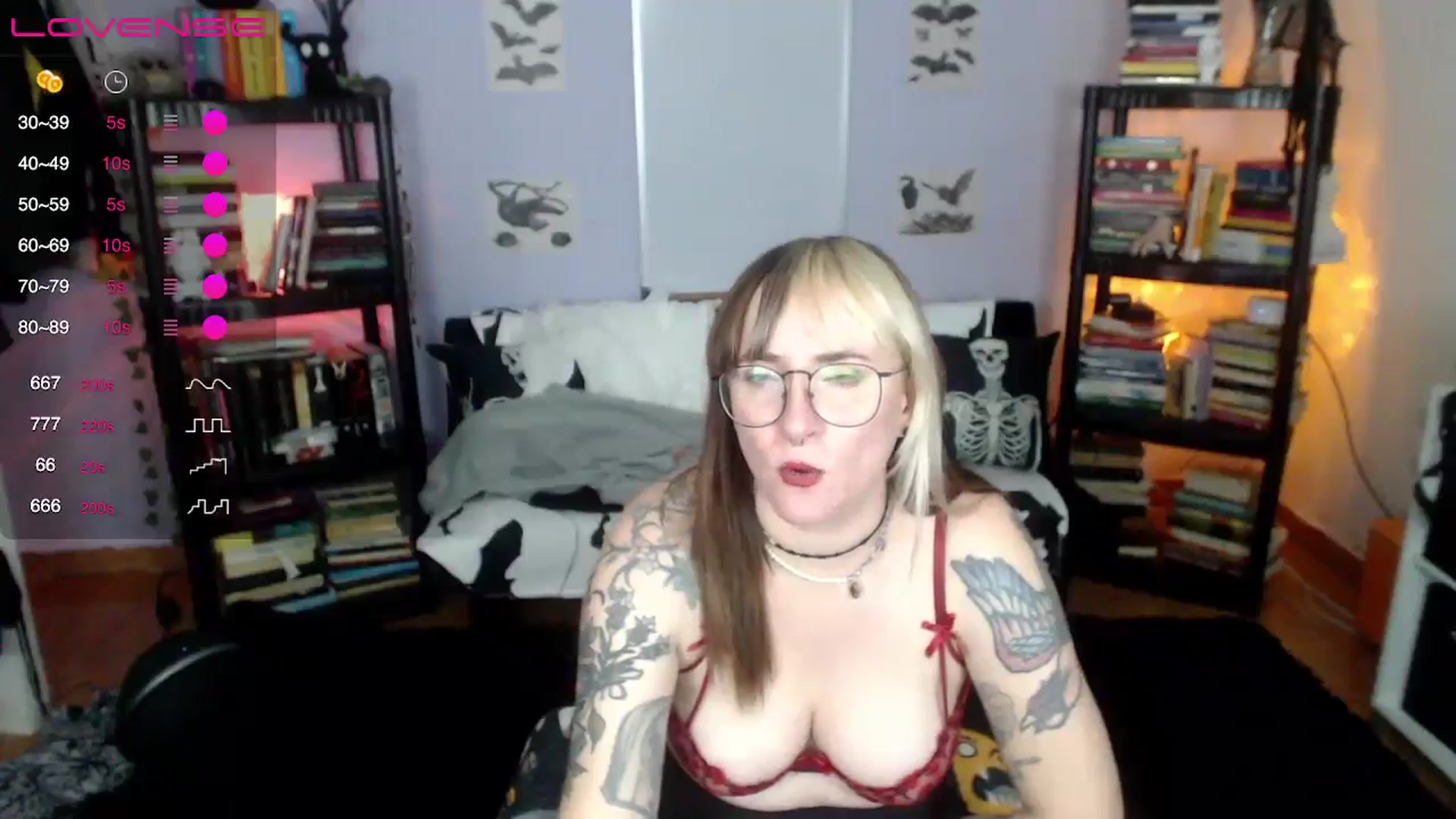 Gallery image thumbnail from AxeHallow's myfreecams stream on, 08/06/2024, 07:54 image 11 of 20
