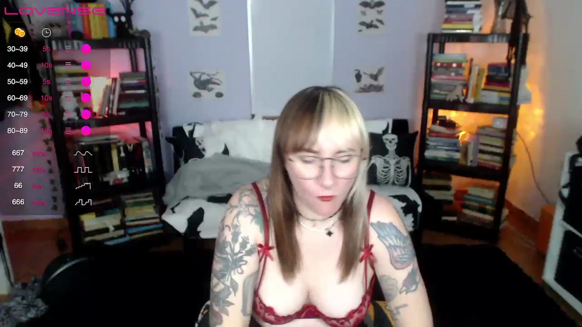 Gallery image thumbnail from AxeHallow's myfreecams stream on, 08/06/2024, 07:54 image 19 of 20