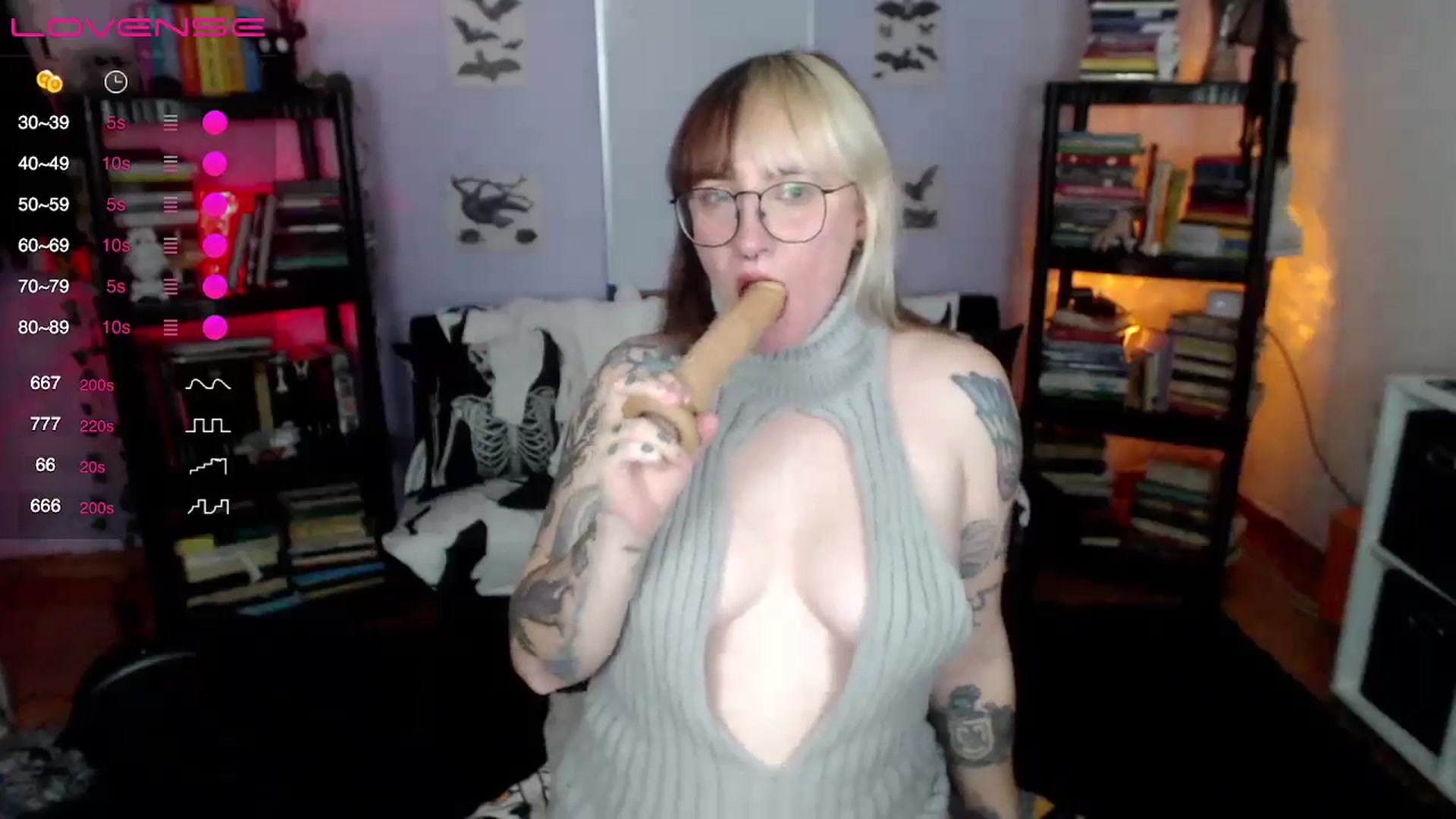 Gallery image thumbnail from AxeHallow's myfreecams stream on, 08/07/2024, 22:41 image 20 of 20