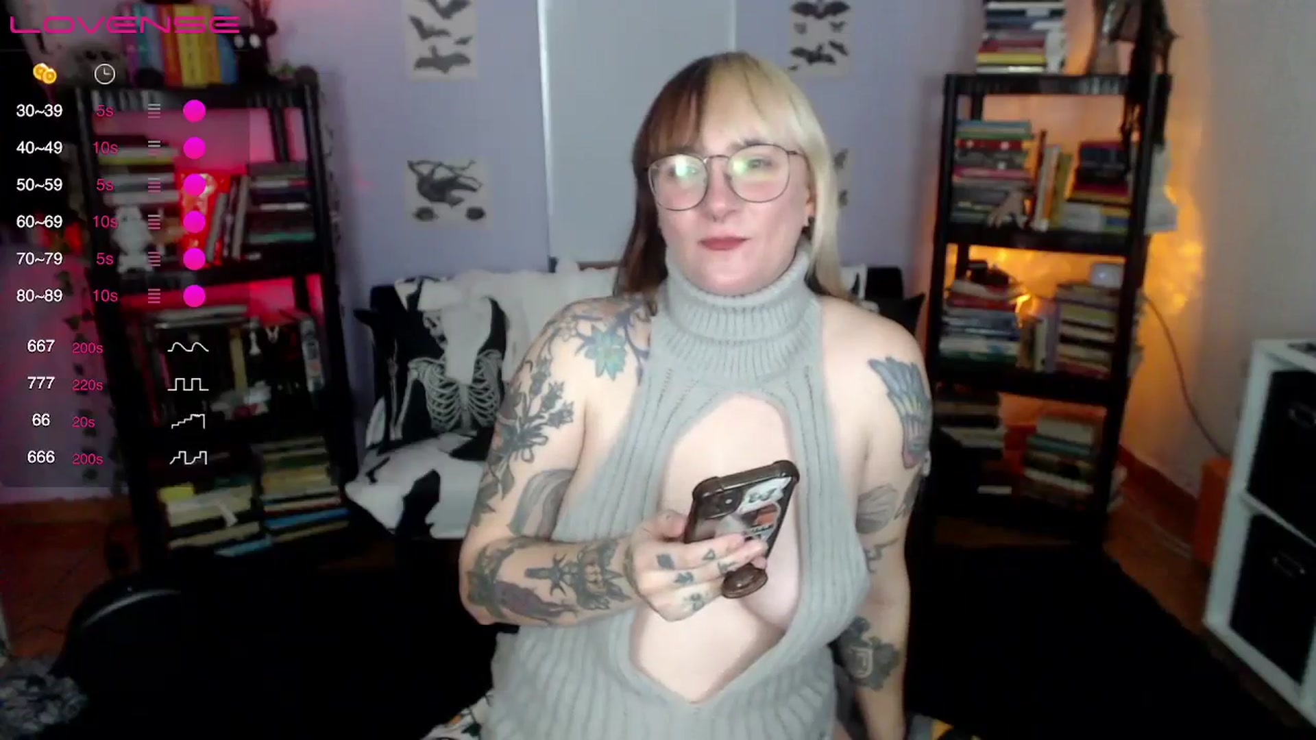 Gallery image thumbnail from AxeHallow's myfreecams stream on, 08/07/2024, 22:41 image 19 of 20