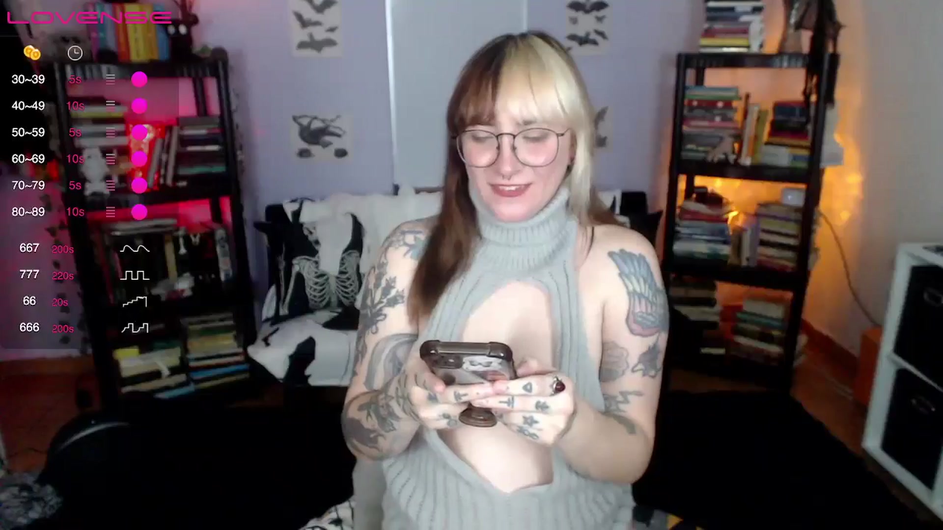 Gallery image thumbnail from AxeHallow's myfreecams stream on, 08/07/2024, 22:41 image 16 of 20