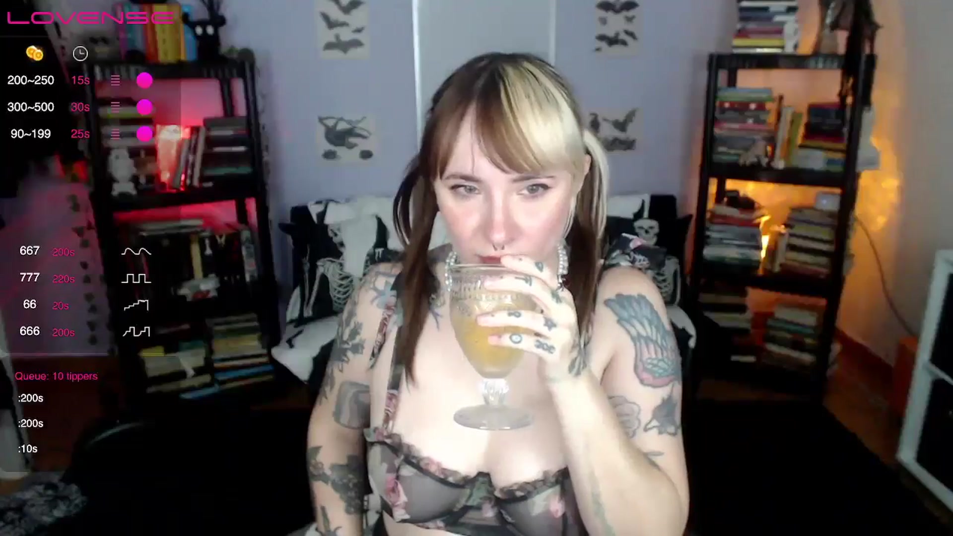 Gallery image thumbnail from AxeHallow's myfreecams stream on, 08/08/2024, 23:25 image 4 of 20