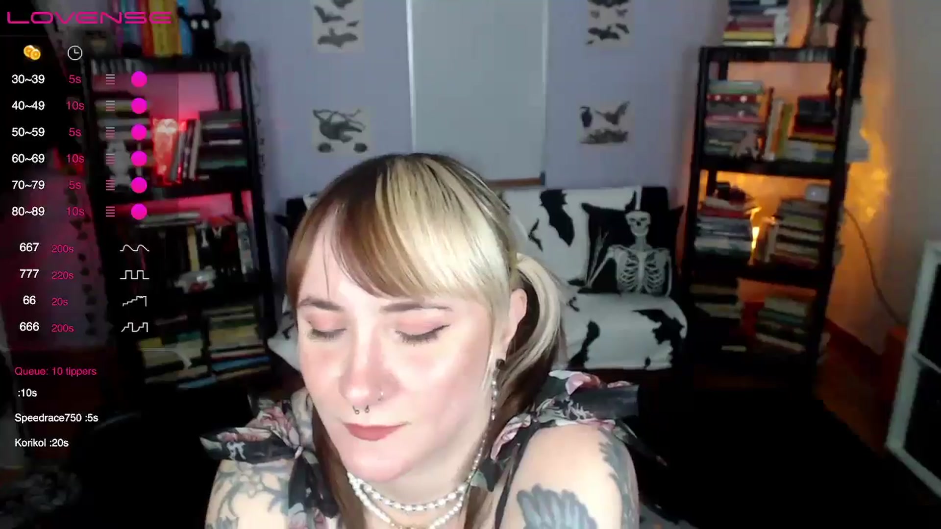 Gallery image thumbnail from AxeHallow's myfreecams stream on, 08/08/2024, 23:25 image 5 of 20