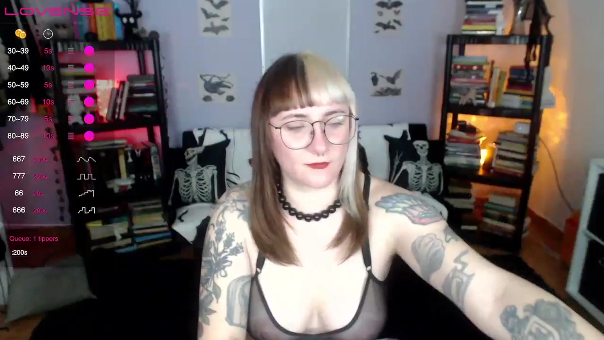 Gallery image thumbnail from AxeHallow's myfreecams stream on, 08/10/2024, 04:51 image 3 of 20