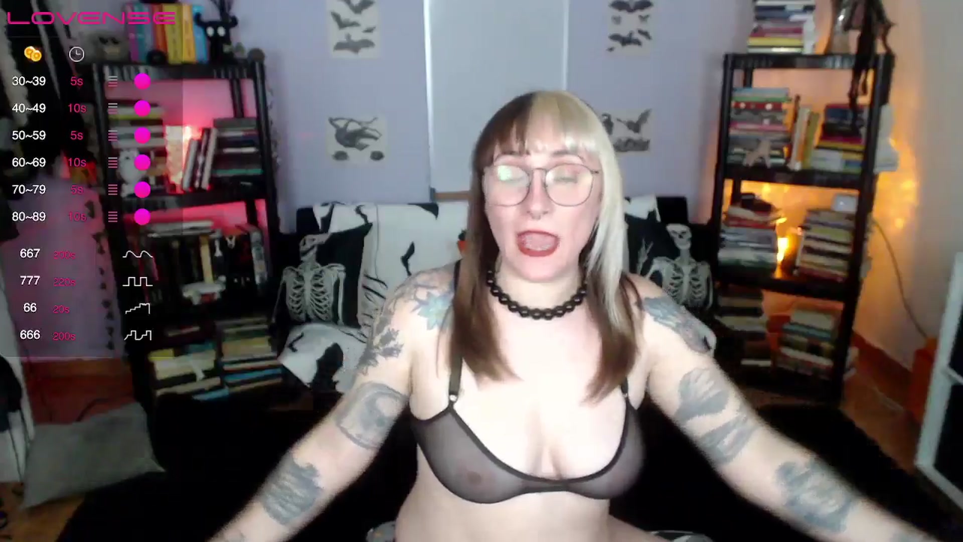 Gallery image thumbnail from AxeHallow's myfreecams stream on, 08/10/2024, 04:51 image 17 of 20