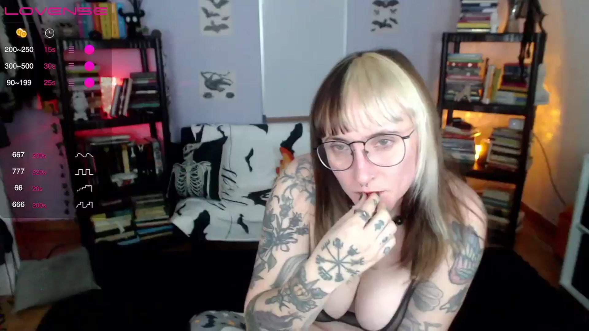 Gallery image thumbnail from AxeHallow's myfreecams stream on, 08/10/2024, 07:05 image 19 of 20
