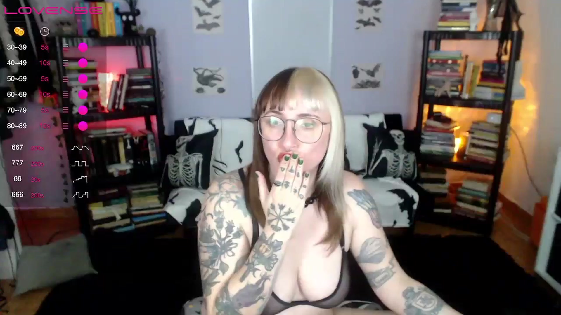 Gallery image thumbnail from AxeHallow's myfreecams stream on, 08/10/2024, 07:05 image 15 of 20