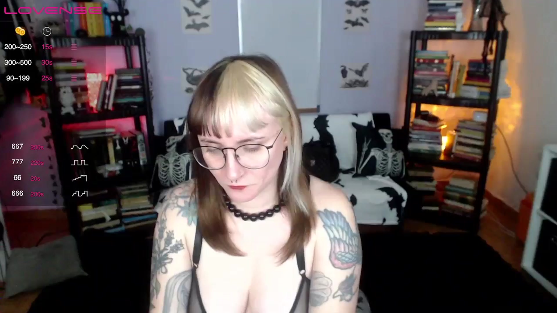 Gallery image thumbnail from AxeHallow's myfreecams stream on, 08/10/2024, 10:35 image 13 of 20