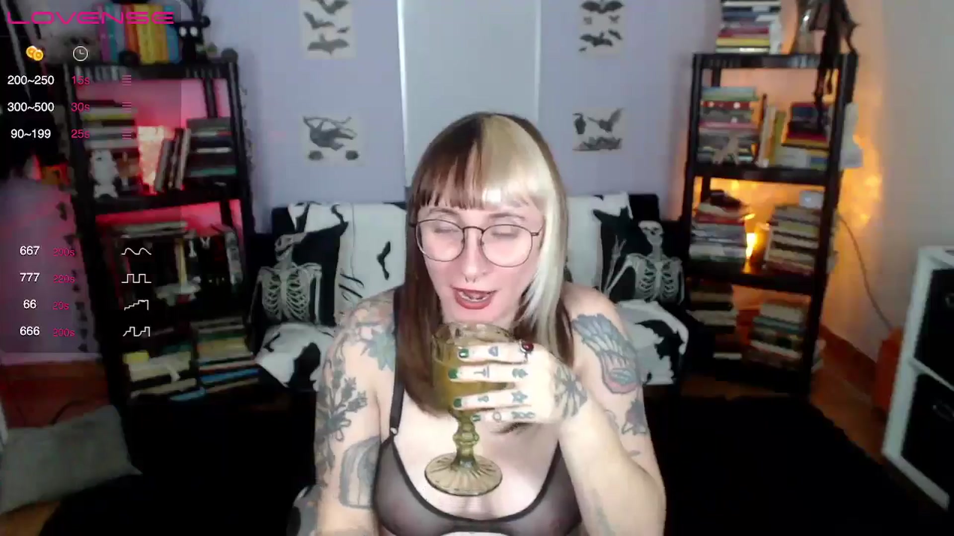 Gallery image thumbnail from AxeHallow's myfreecams stream on, 08/10/2024, 10:35 image 16 of 20