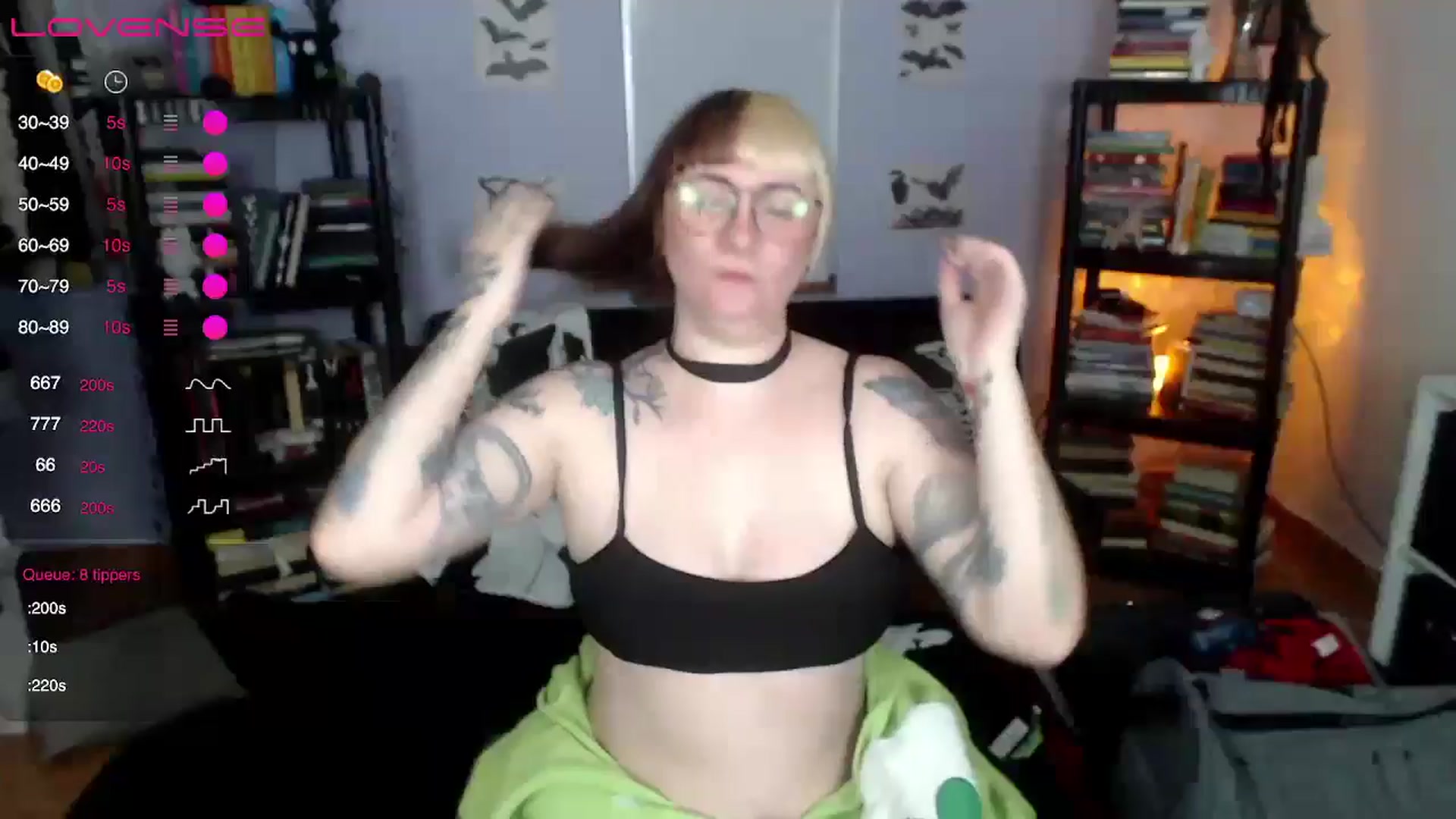 Gallery image thumbnail from AxeHallow's myfreecams stream on, 08/16/2024, 02:10 image 4 of 20