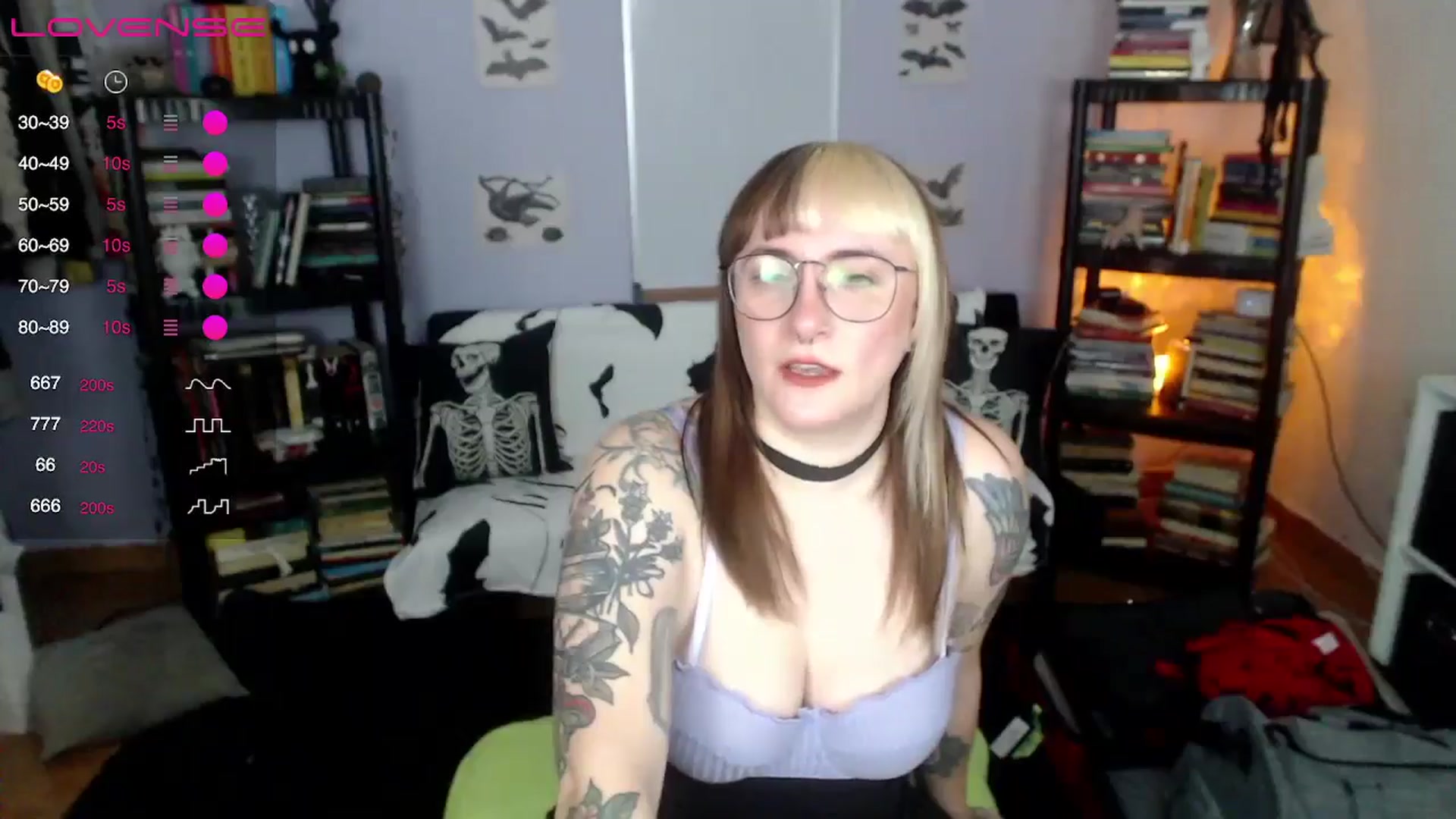 Gallery image thumbnail from AxeHallow's myfreecams stream on, 08/16/2024, 02:10 image 15 of 20