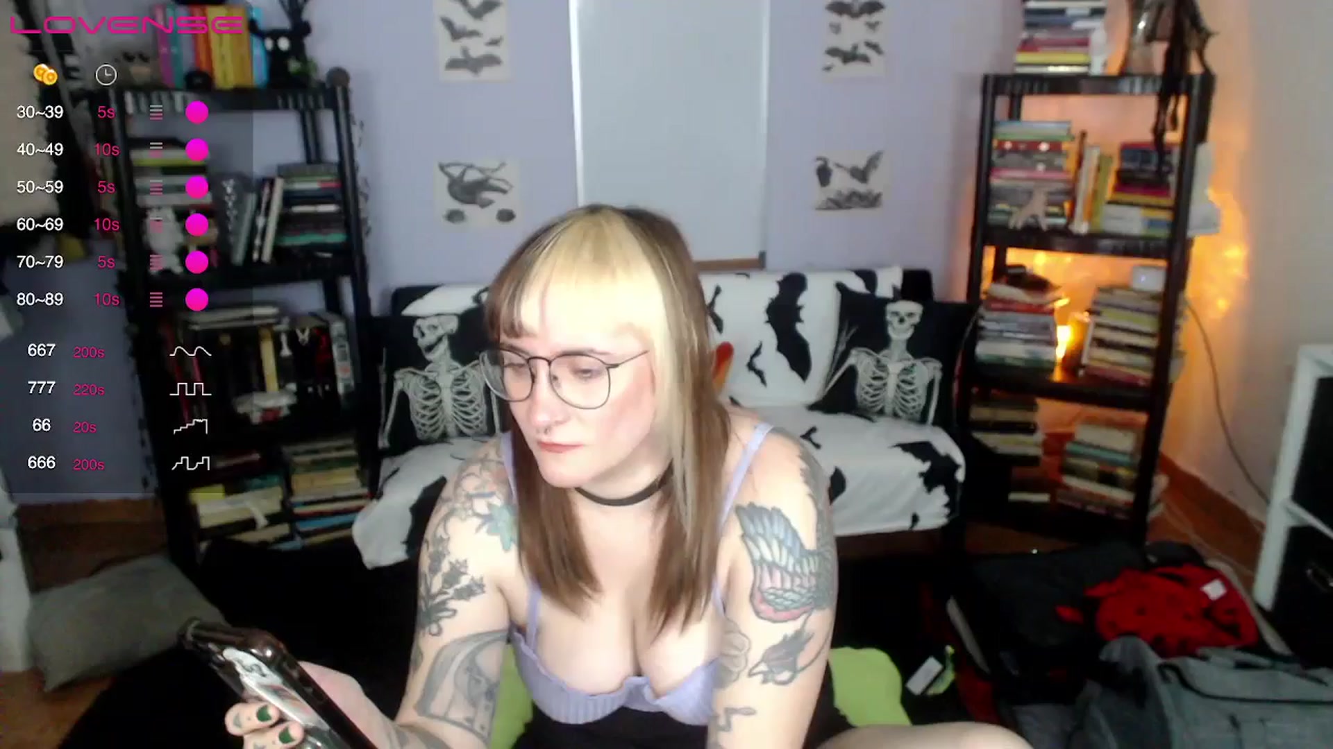 Gallery image thumbnail from AxeHallow's myfreecams stream on, 08/16/2024, 02:10 image 19 of 20