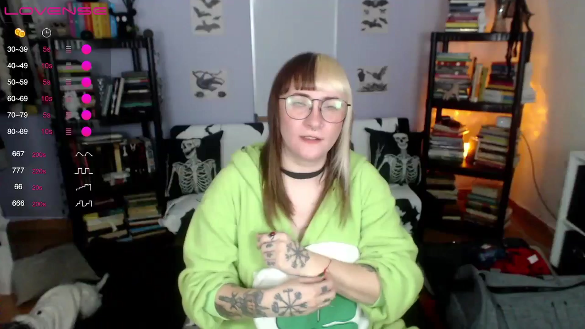 Gallery image thumbnail from AxeHallow's myfreecams stream on, 08/16/2024, 02:10 image 2 of 20