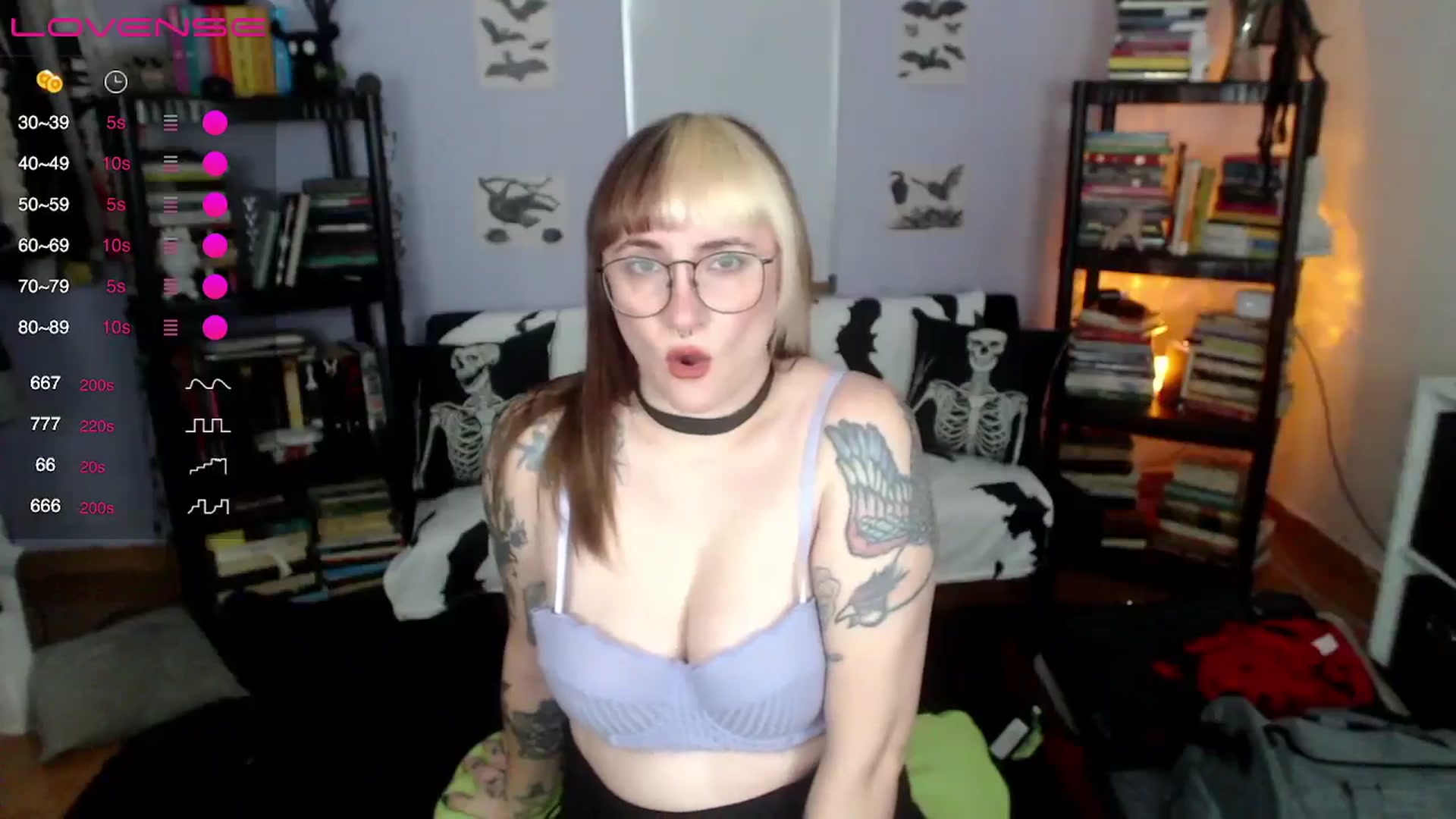 Gallery image thumbnail from AxeHallow's myfreecams stream on, 08/16/2024, 02:10 image 10 of 20