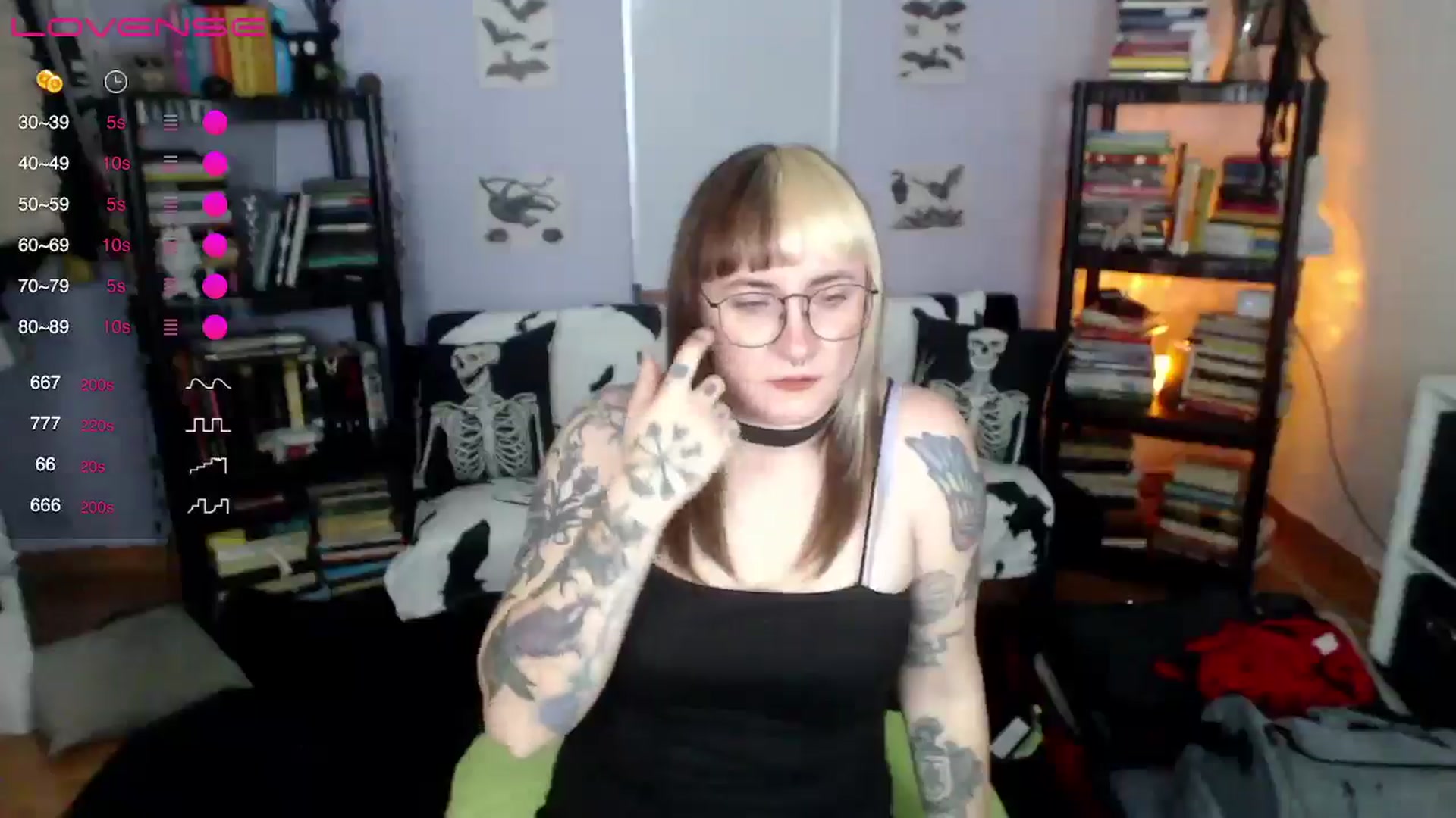 Gallery image thumbnail from AxeHallow's myfreecams stream on, 08/16/2024, 02:10 image 16 of 20