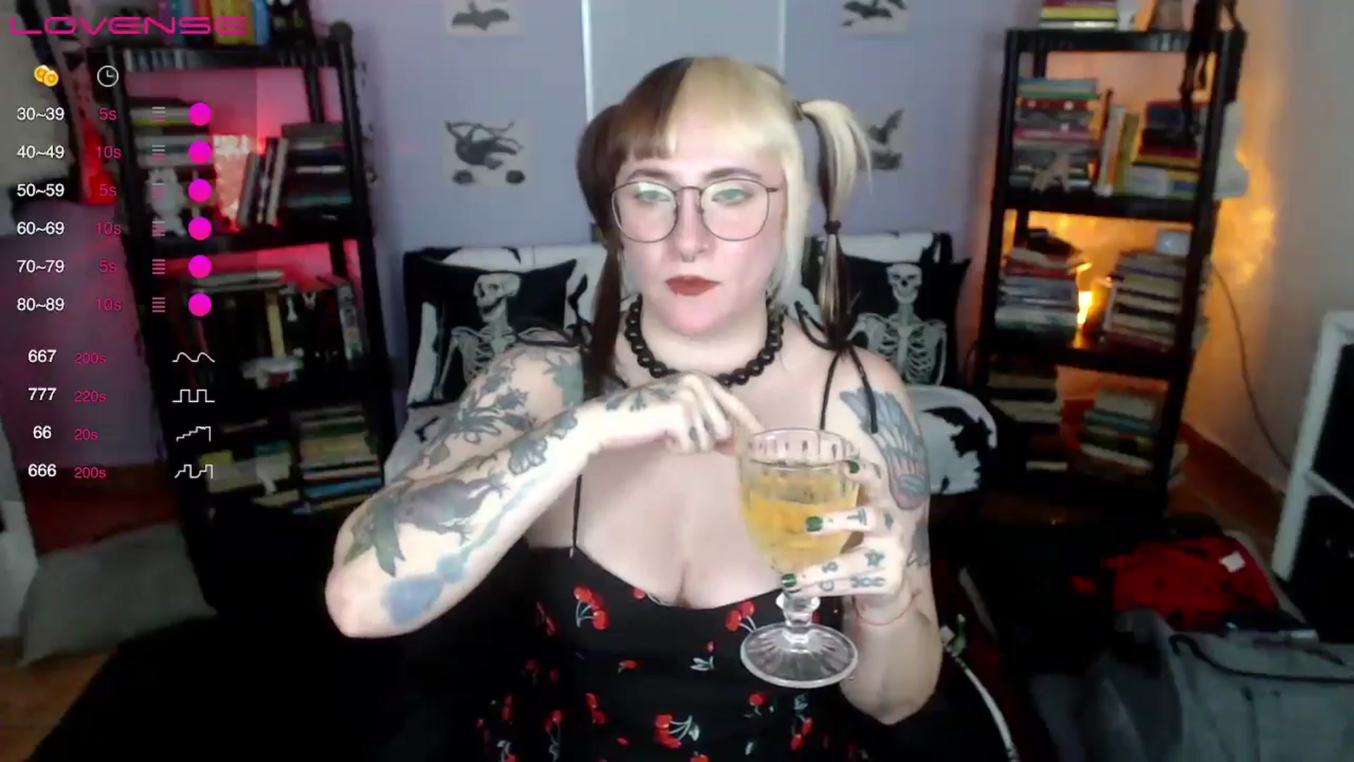 Gallery image thumbnail from AxeHallow's myfreecams stream on, 08/18/2024, 04:17 image 12 of 20