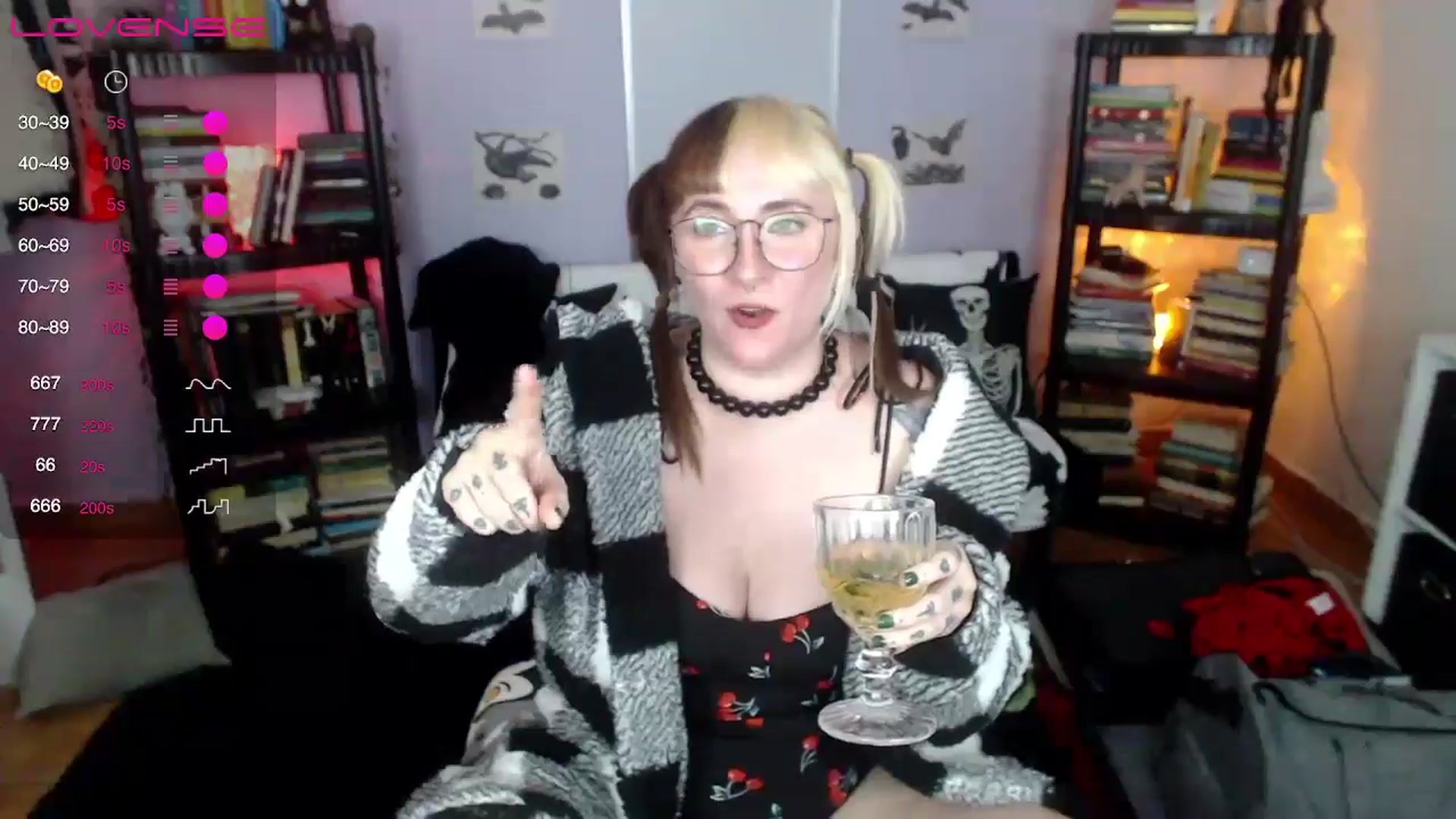 Gallery image thumbnail from AxeHallow's myfreecams stream on, 08/18/2024, 04:17 image 18 of 20