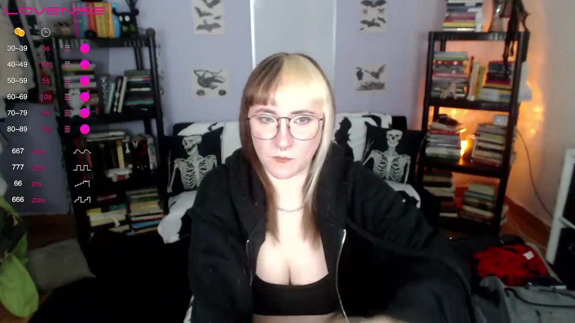Gallery image thumbnail from AxeHallow's myfreecams stream on, 08/18/2024, 04:17 image 3 of 20