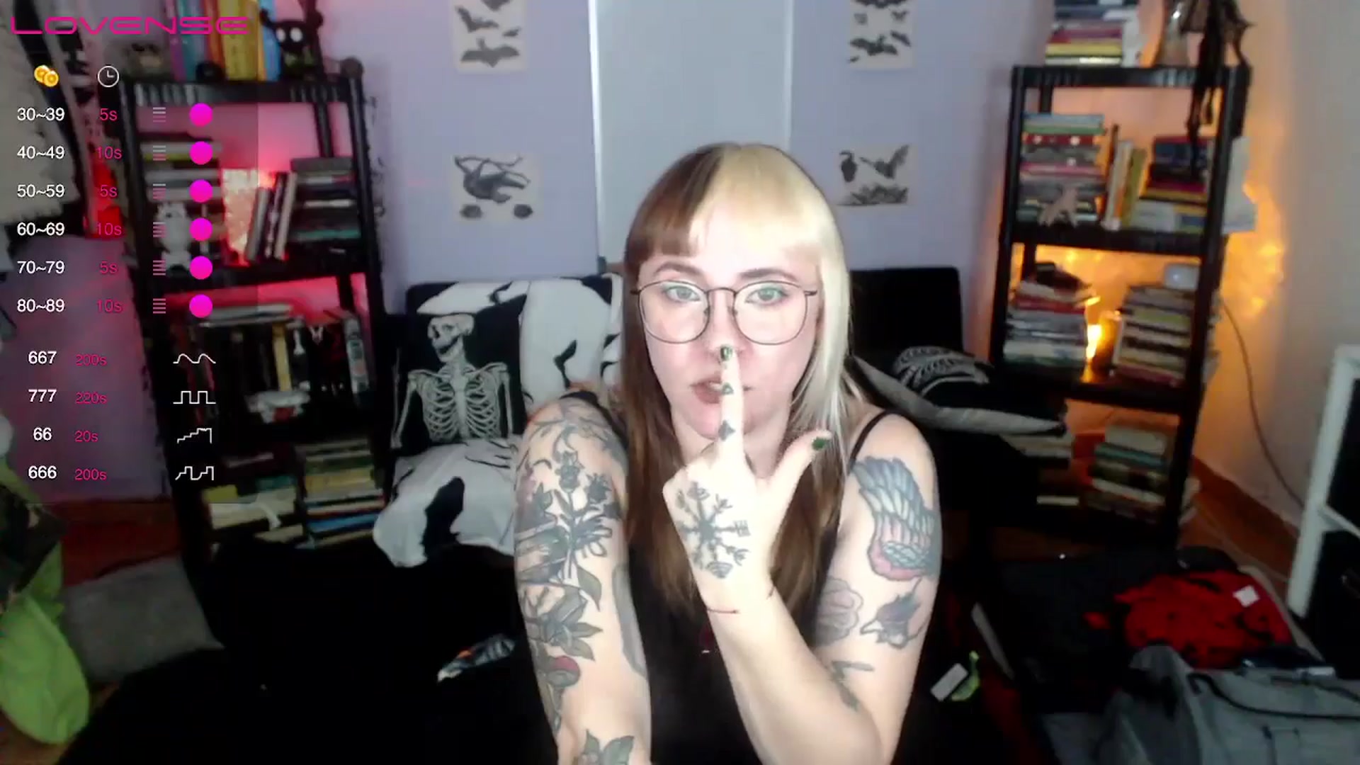Gallery image thumbnail from AxeHallow's myfreecams stream on, 08/18/2024, 04:17 image 8 of 20