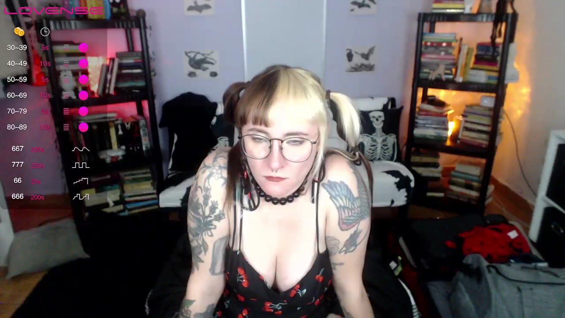 Gallery image thumbnail from AxeHallow's myfreecams stream on, 08/18/2024, 06:59 image 16 of 20