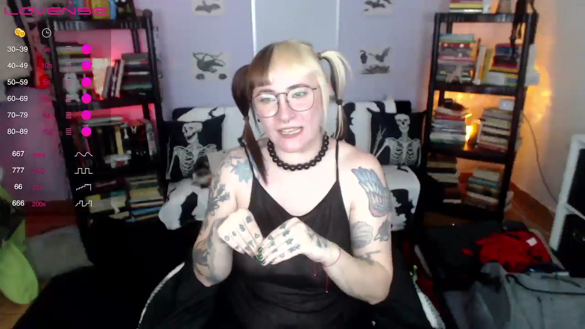 Gallery image thumbnail from AxeHallow's myfreecams stream on, 08/18/2024, 06:59 image 2 of 20