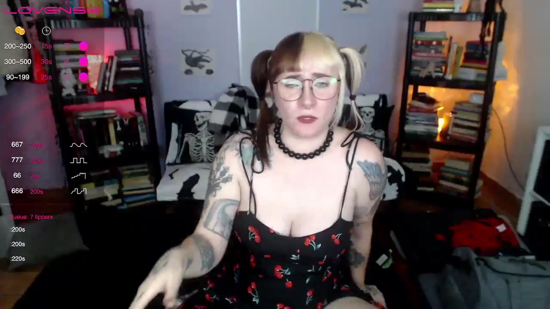 Gallery image thumbnail from AxeHallow's myfreecams stream on, 08/18/2024, 06:59 image 5 of 20