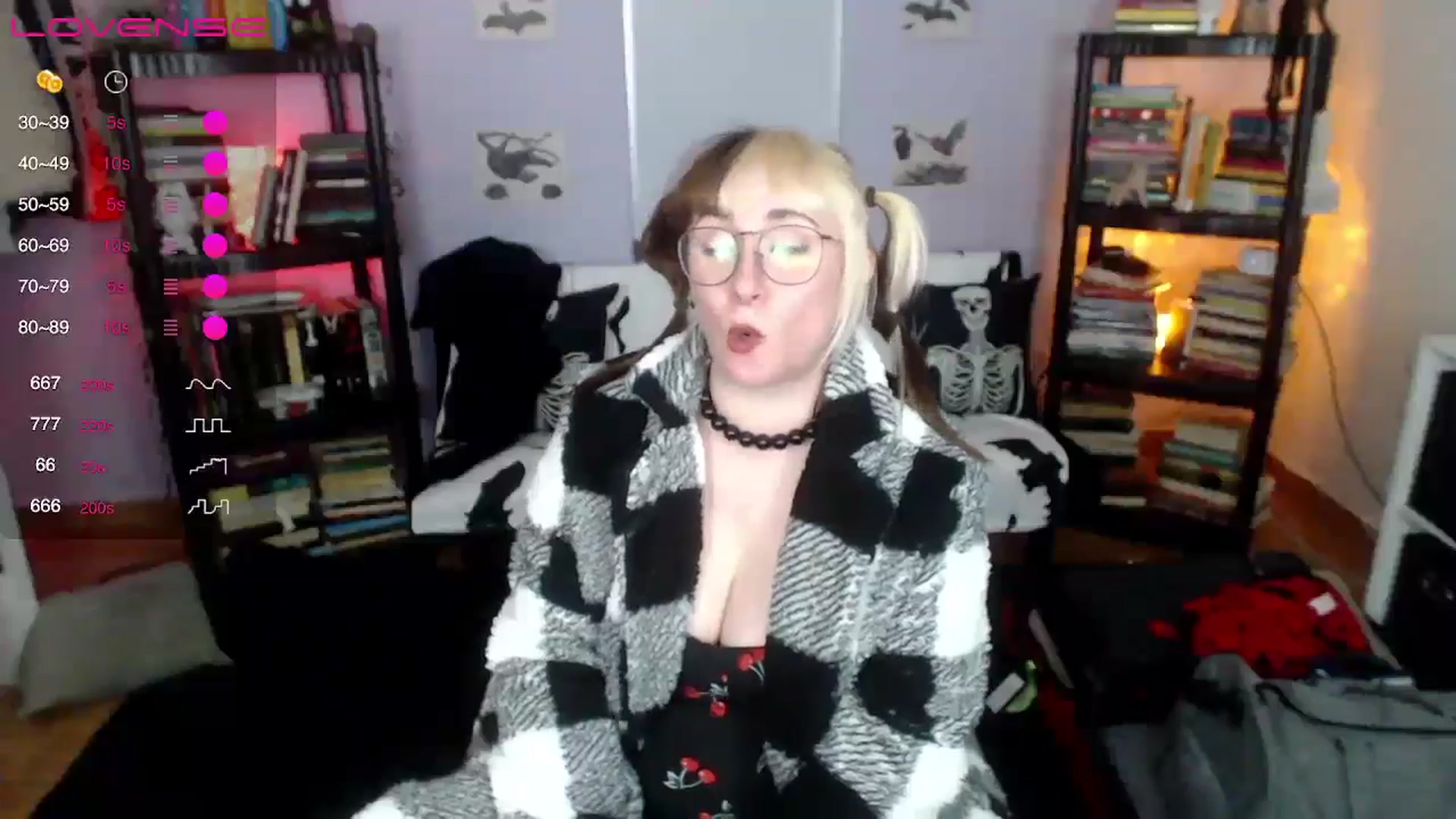 Gallery image thumbnail from AxeHallow's myfreecams stream on, 08/18/2024, 06:59 image 18 of 20