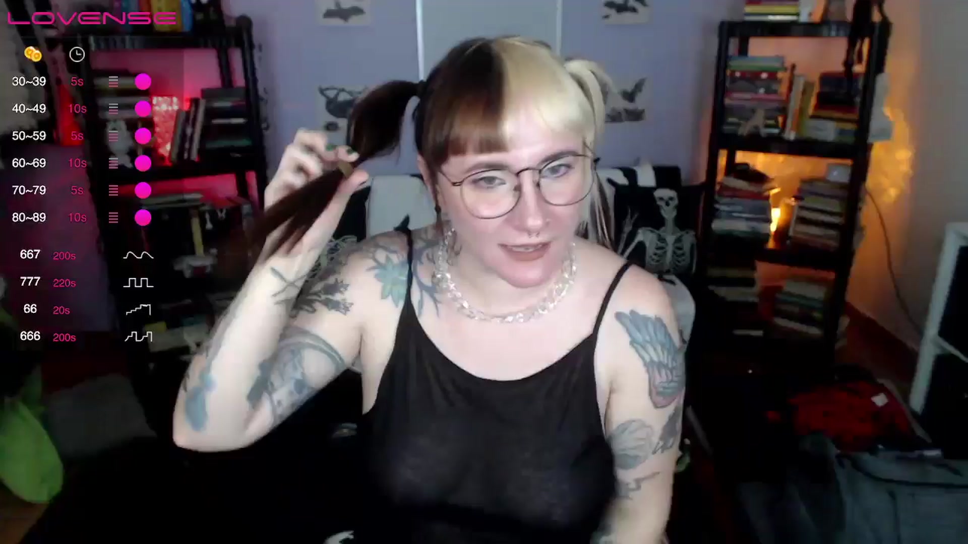 Gallery image thumbnail from AxeHallow's myfreecams stream on, 08/18/2024, 06:59 image 1 of 20