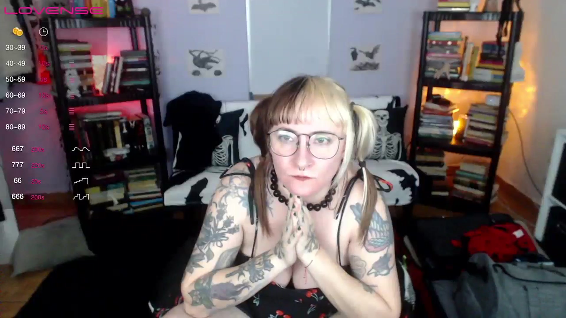 Gallery image thumbnail from AxeHallow's myfreecams stream on, 08/18/2024, 13:50 image 9 of 20