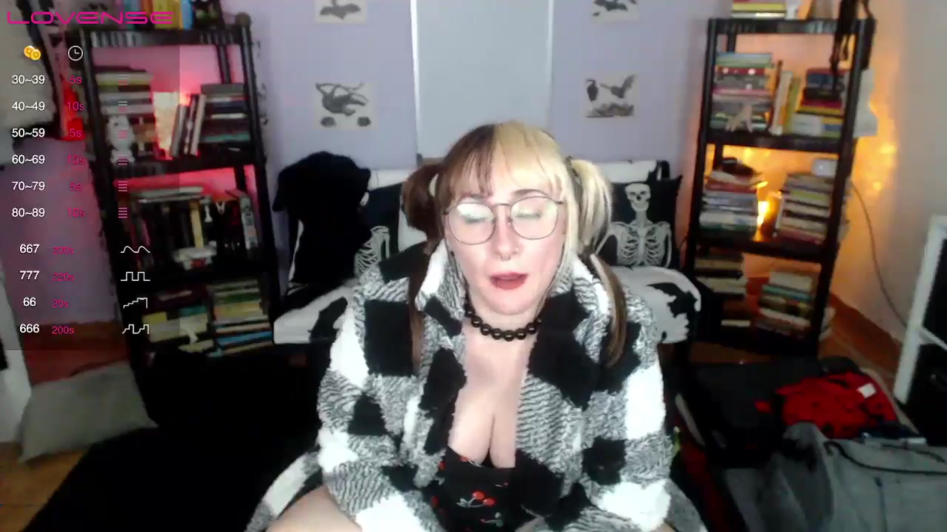 Gallery image thumbnail from AxeHallow's myfreecams stream on, 08/18/2024, 13:50 image 18 of 20