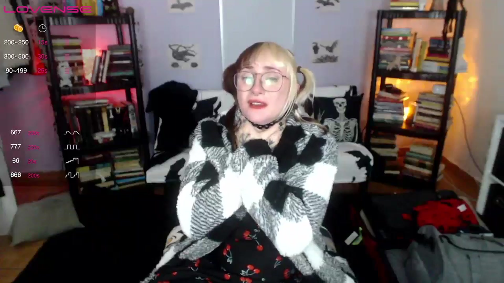 Gallery image thumbnail from AxeHallow's myfreecams stream on, 08/18/2024, 13:50 image 15 of 20