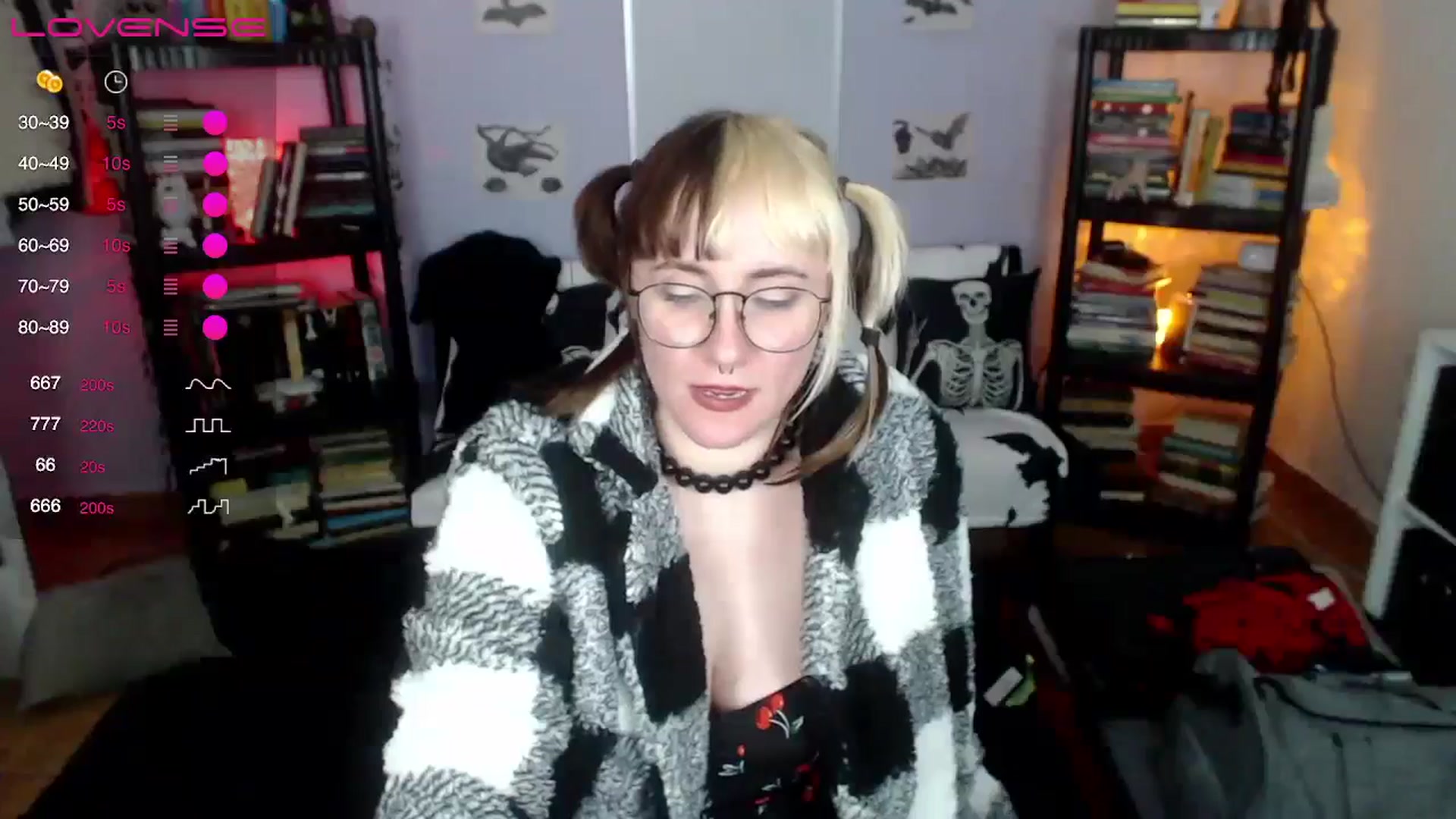 Gallery image thumbnail from AxeHallow's myfreecams stream on, 08/18/2024, 13:50 image 4 of 20