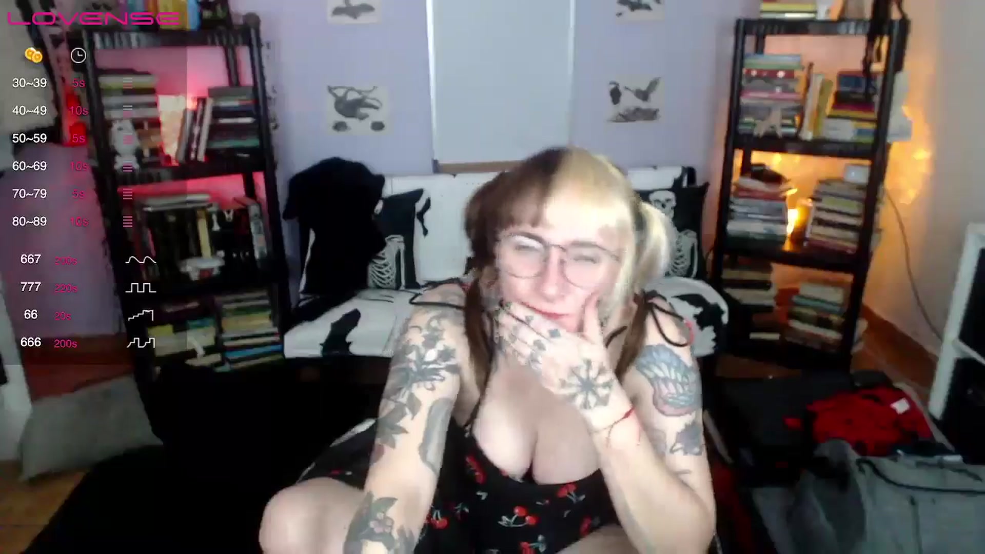 Gallery image thumbnail from AxeHallow's myfreecams stream on, 08/18/2024, 14:12 image 8 of 20