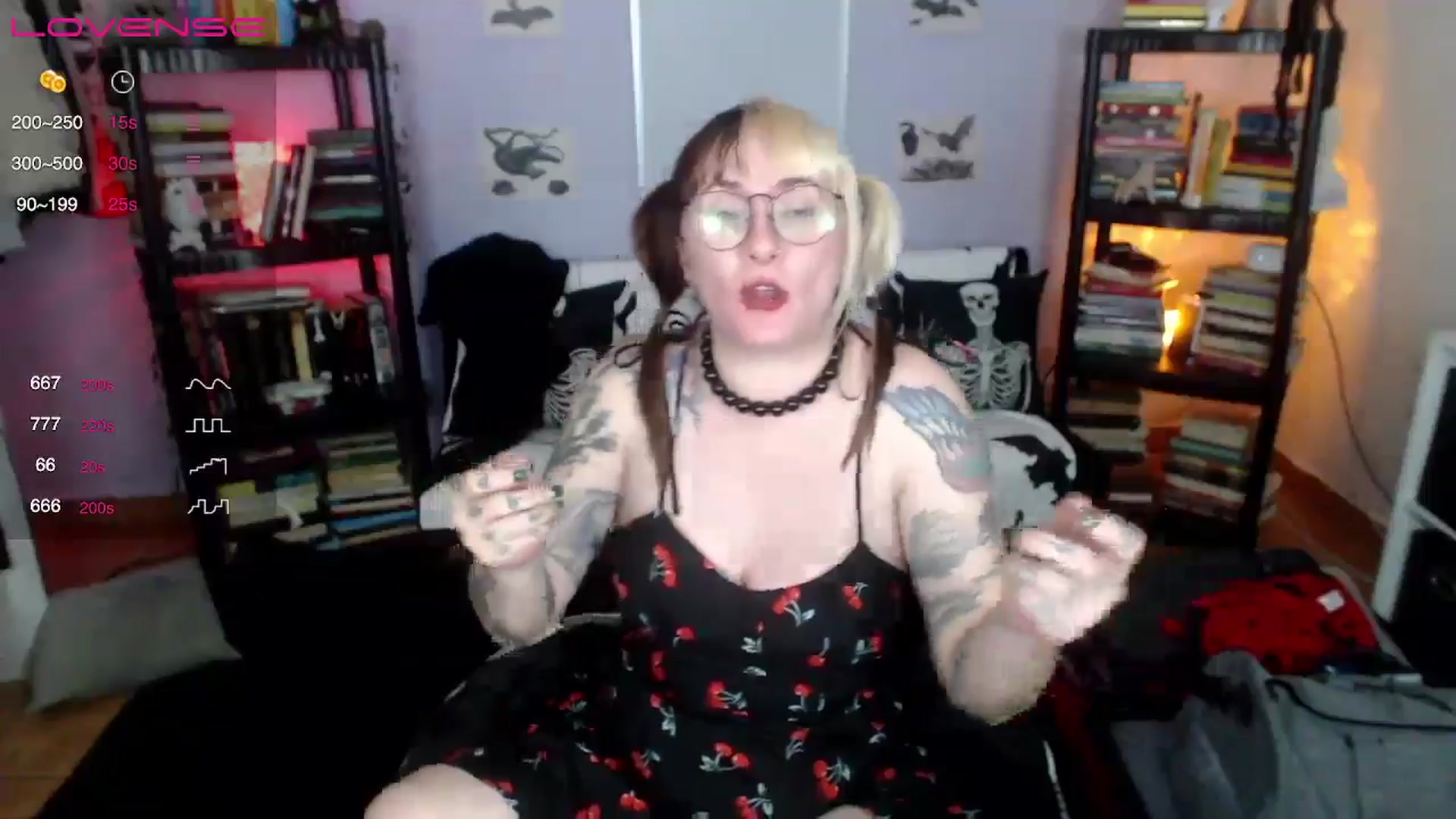 Gallery image thumbnail from AxeHallow's myfreecams stream on, 08/18/2024, 14:12 image 4 of 20