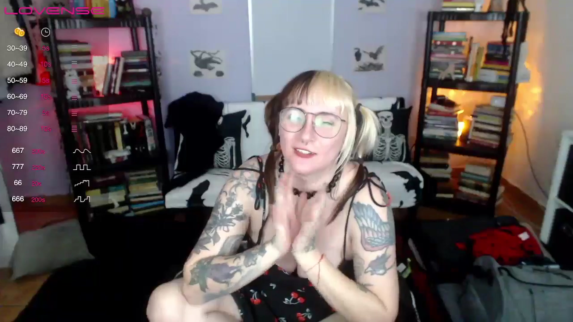 Gallery image thumbnail from AxeHallow's myfreecams stream on, 08/18/2024, 14:12 image 9 of 20