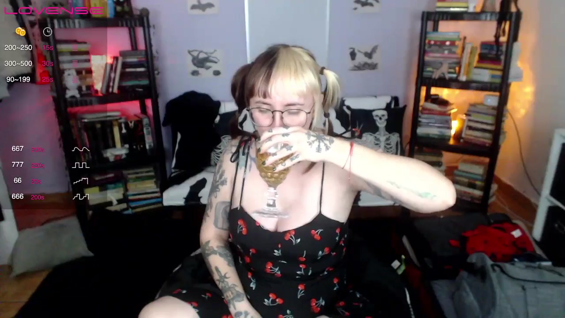 Gallery image thumbnail from AxeHallow's myfreecams stream on, 08/18/2024, 14:12 image 5 of 20
