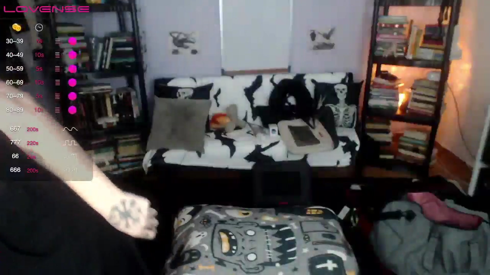 Gallery image thumbnail from AxeHallow's myfreecams stream on, 08/25/2024, 08:09 image 2 of 20