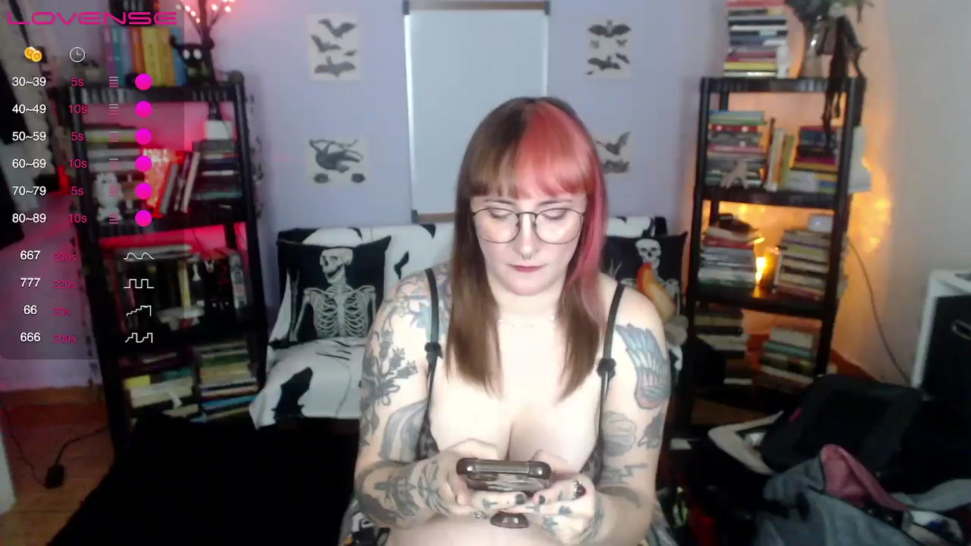 Gallery image thumbnail from AxeHallow's myfreecams stream on, 08/29/2024, 06:58 image 6 of 20