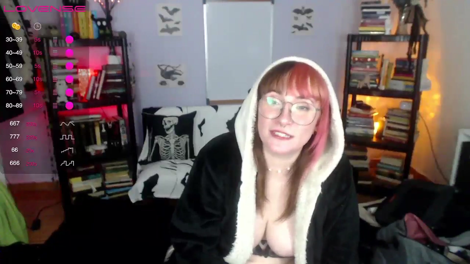 Gallery image thumbnail from AxeHallow's myfreecams stream on, 08/29/2024, 06:58 image 16 of 20