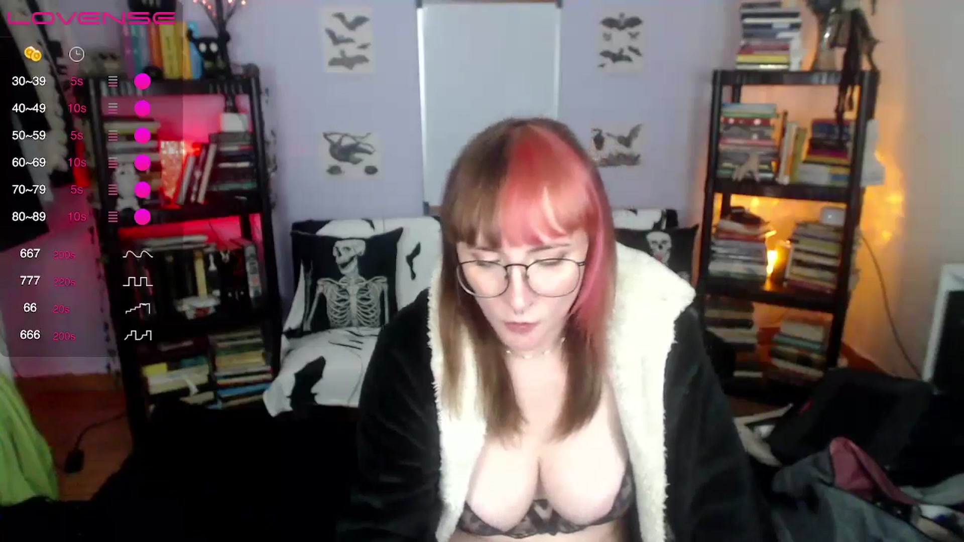 Gallery image thumbnail from AxeHallow's myfreecams stream on, 08/29/2024, 06:58 image 17 of 20