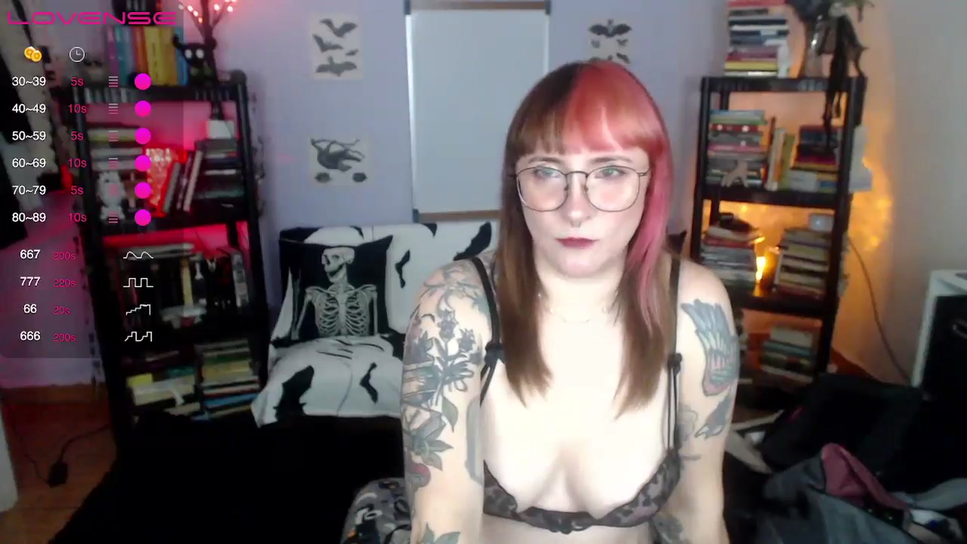 Gallery image thumbnail from AxeHallow's myfreecams stream on, 08/29/2024, 06:58 image 2 of 20